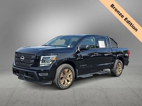 Used 2024 Nissan Titan SV w/ SV Bronze Edition Package RWD image 4