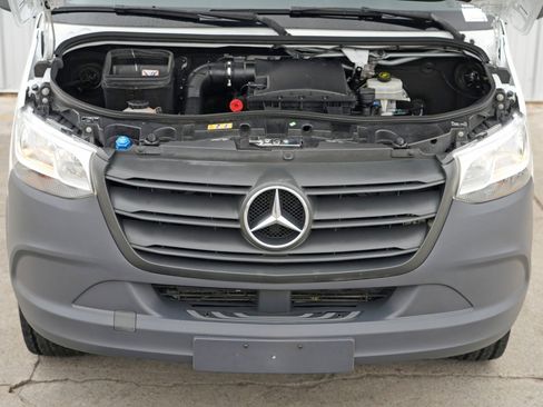 Used 2021 Mercedes-Benz Sprinter 2500 w/ Driver Convenience Package image 7