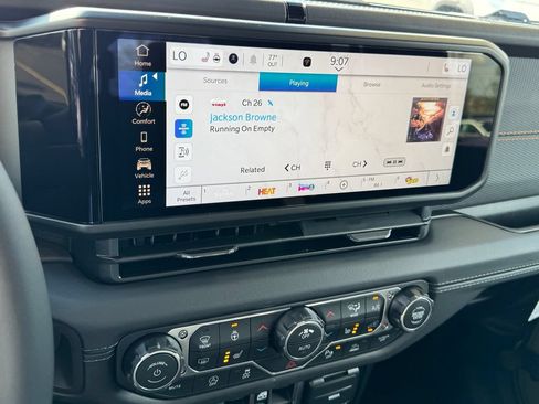 New 2026 Jeep Gladiator Mojave w/ Safety Group AWD/4WD image 18