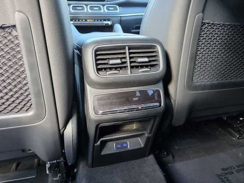 Used 2025 Mercedes-Benz GLS 450 4MATIC image 16