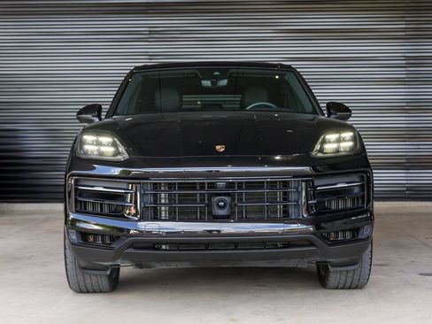Certified 2024 Porsche Cayenne AWD/4WD image 10