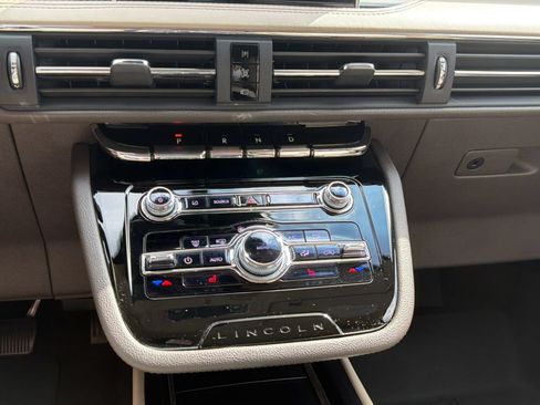 Used 2021 Lincoln Corsair AWD image 23