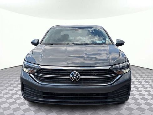 Used 2024 Volkswagen Jetta SE FWD image 9