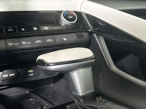 Used 2025 Hyundai Elantra Limited FWD image 10