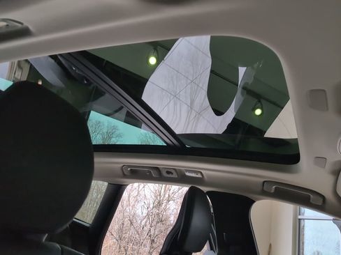 Used 2022 Volvo XC60 B5 Momentum w/ Advanced Package image 51