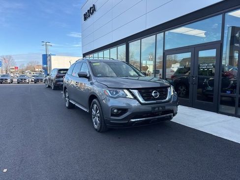 Used 2018 Nissan Pathfinder SL image 1