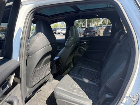 Used 2023 Audi SQ7 Prestige w/ Prestige Package AWD/4WD image 5