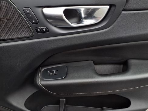 Used 2023 Volvo XC60 T8 Ultimate AWD/4WD image 25
