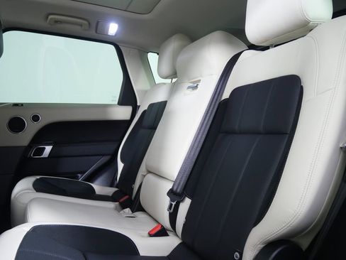 Used 2021 Land Rover Range Rover Sport HST image 16