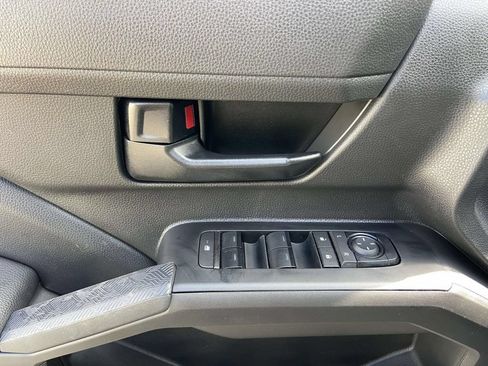 Used 2025 Toyota Tacoma SR5 AWD/4WD image 14