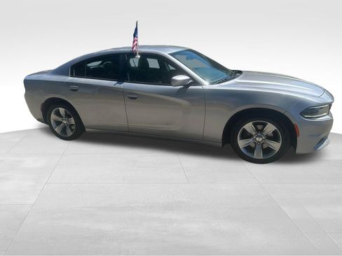 Used 2018 Dodge Charger SXT Plus RWD image 32