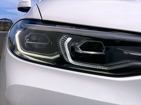 Used 2022 BMW X7 xDrive40i w/ Premium Package image 27