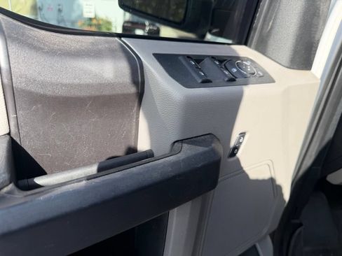 Used 2018 Ford F150 XL w/ Equipment Group 101A Mid RWD image 19