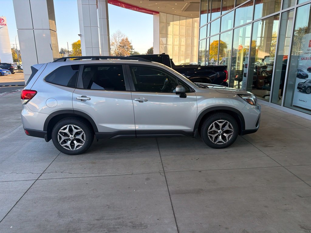 Used 2020 Subaru Forester Premium AWD/4WD image 1