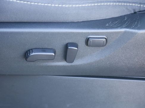 Used 2025 Nissan Frontier SV RWD image 20