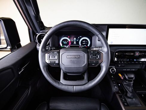 Used 2024 Toyota Land Cruiser image 25