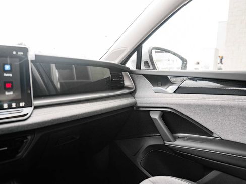 New 2026 Volkswagen Tiguan S image 32