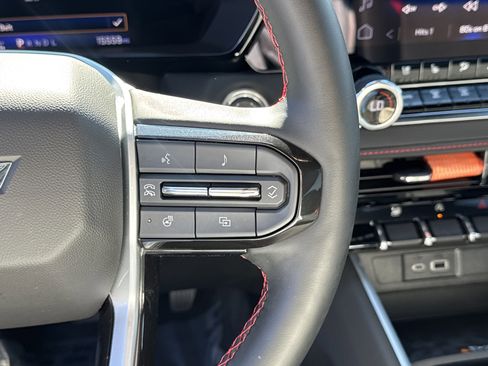 Used 2023 Chevrolet Colorado Z71 w/ Z71 Convenience Package 2 image 26