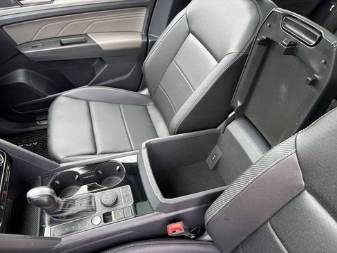 Used 2023 Volkswagen Atlas Cross Sport SEL image 23