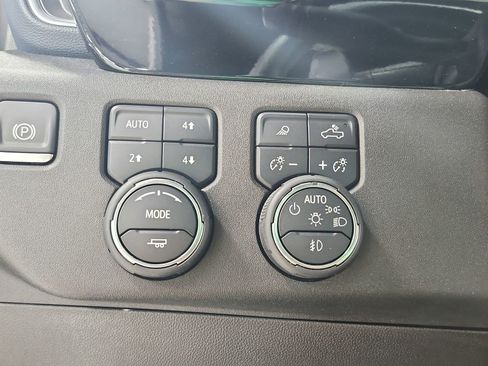 Used 2024 Chevrolet Silverado 1500 High Country AWD/4WD image 29