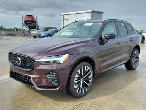 New 2026 Volvo XC60 T8 Ultra w/ Protection Package Premier AWD/4WD image 4