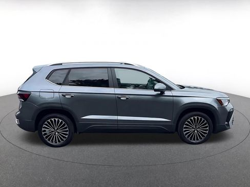 Used 2026 Volkswagen Taos SE FWD image 16