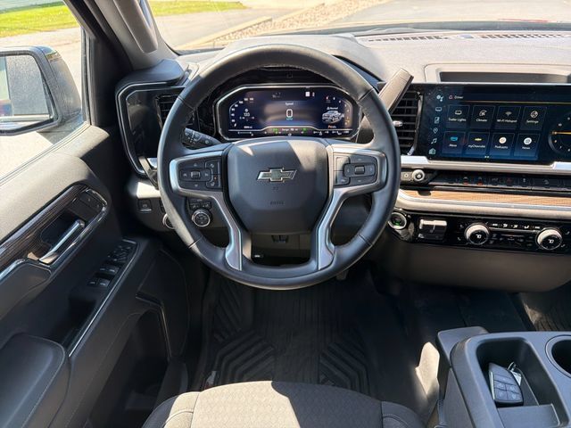 Used 2024 Chevrolet Silverado 1500 RST AWD/4WD image 32