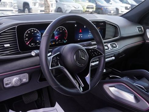 Used 2025 Mercedes-Benz GLS 450 4MATIC image 22