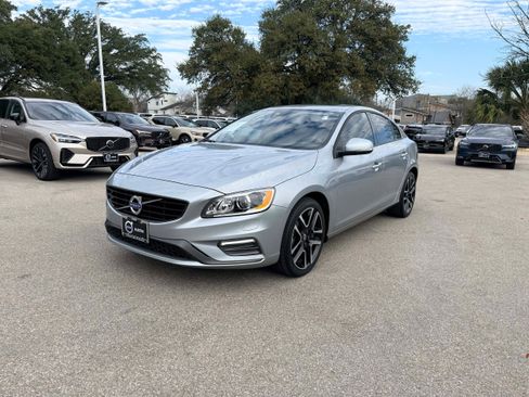 Used 2017 Volvo S60 T5 Dynamic w/ Vision Package image 2