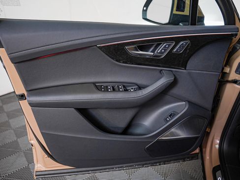 New 2025 Audi Q7 3.0T Prestige image 24