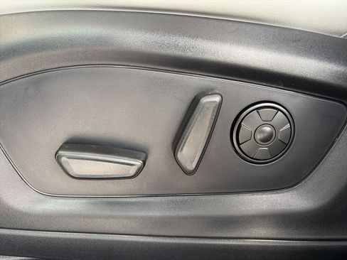 Used 2026 Ford Explorer Platinum w/ LUX Leather Package AWD/4WD image 19