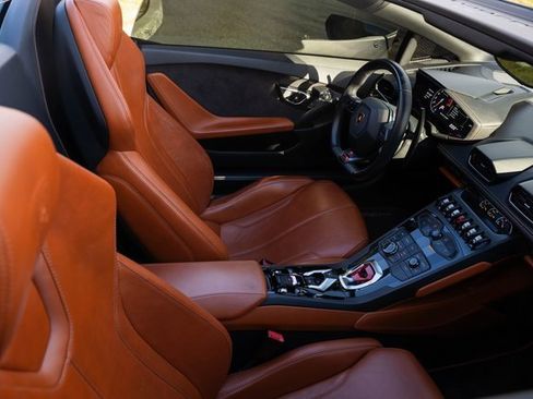 Used 2016 Lamborghini Huracan LP 610-4 image 28