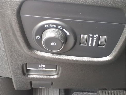 Used 2023 Jeep Grand Cherokee L Limited AWD/4WD image 21