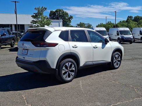 Used 2023 Nissan Rogue SV AWD/4WD image 9