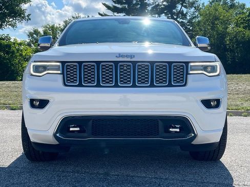 Used 2018 Jeep Grand Cherokee Overland AWD/4WD image 2