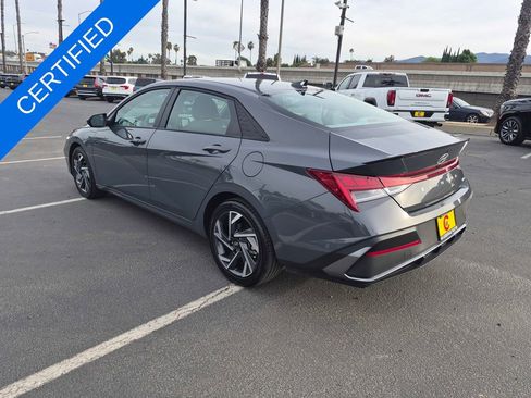 Used 2025 Hyundai Elantra SEL image 5