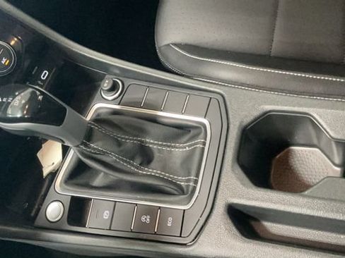 Certified 2023 Volkswagen Jetta SE w/ Panoramic Sunroof Package FWD image 23