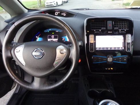 Used 2017 Nissan Leaf SL w/ Protection Package image 25