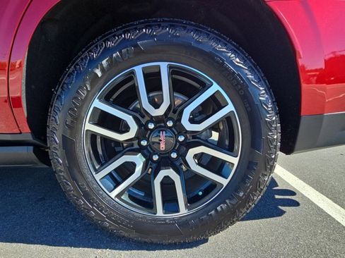 Used 2024 GMC Yukon AT4 w/ AT4 Premium Plus Package image 34