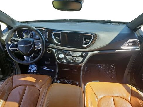 Used 2022 Chrysler Pacifica Pinnacle image 9