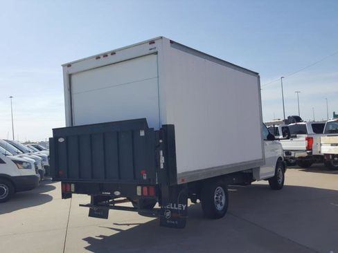 Used 2017 GMC Savana 3500 image 7