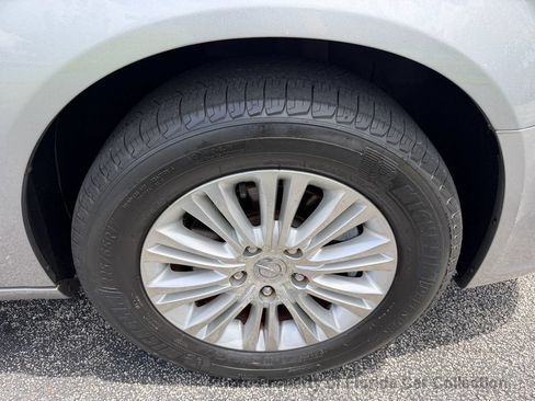Used 2013 Chrysler Town & Country Limited w/ Luxury Group FWD image 76