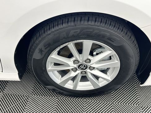 Used 2025 Toyota Camry LE image 9