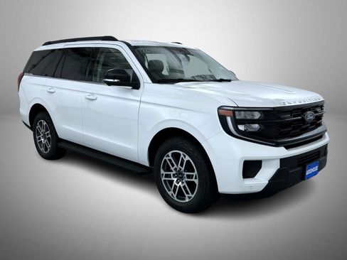 New 2026 Ford Expedition Active AWD/4WD image 3