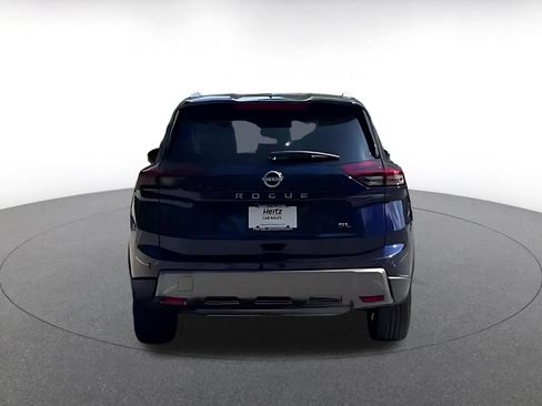 Used 2026 Nissan Rogue SL FWD image 12