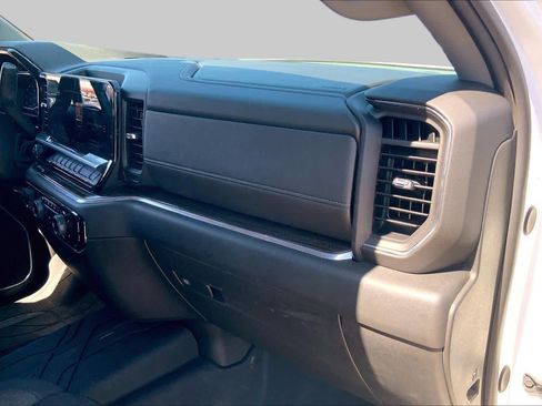 Used 2024 Chevrolet Silverado 1500 LT w/ Z71 Off-Road Package AWD/4WD image 19