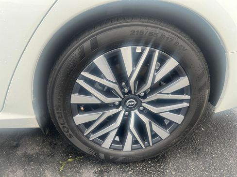 Used 2025 Nissan Altima 2.5 SV image 24