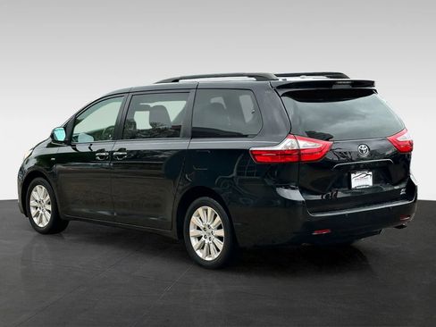 Used 2016 Toyota Sienna XLE Premium AWD/4WD image 5