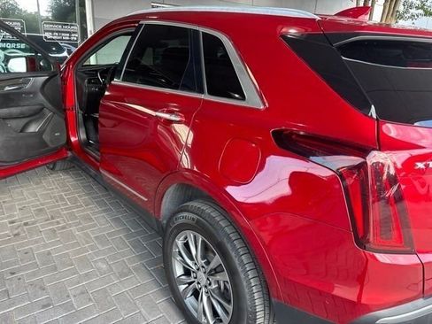 Used 2021 Cadillac XT5 Premium Luxury FWD image 5