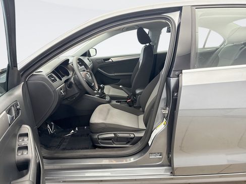 Used 2017 Volkswagen Jetta S image 10